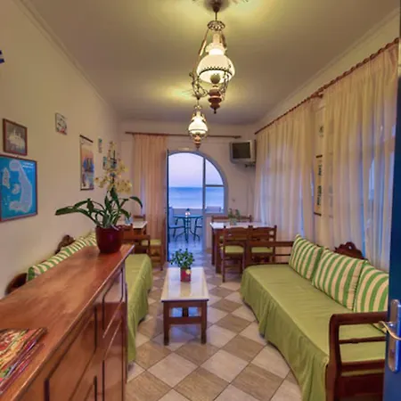 Guest house Artemis Village Karterados (Santorini)