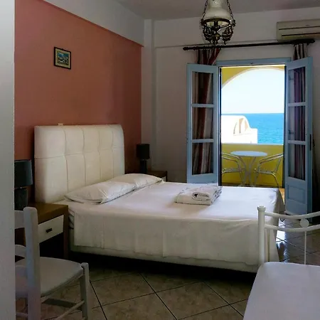 Guest house Artemis Village Karterados (Santorini)