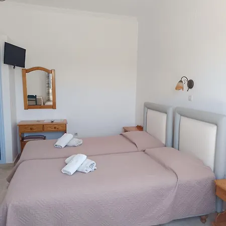 בית הארחה Artemis Village קרטראדוס