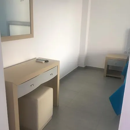 בית הארחה Artemis Village 4*